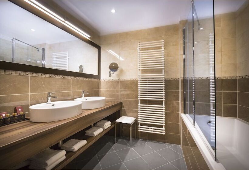 سوییت, Remisens Casa Rosa   Hotel Metropol Annexe