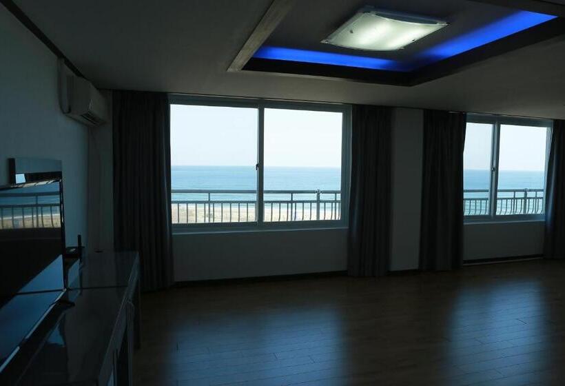 Family Suite, Mangsang Beach Pension