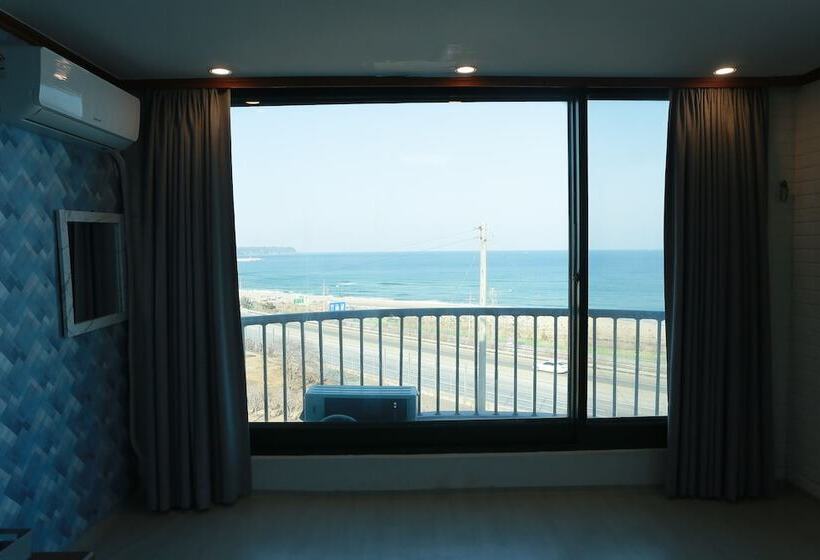 Family Suite, Mangsang Beach Pension