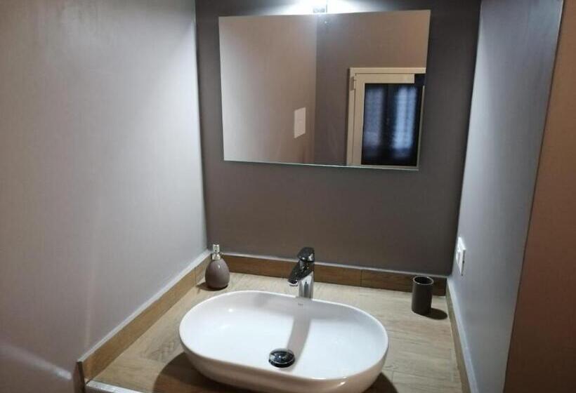 Номер Стандарт с Балконом, Opera Boutique Rooms