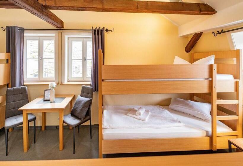 Quarto Quádruplo Estandar, Gasthof Gästehaus Am Storchenturm
