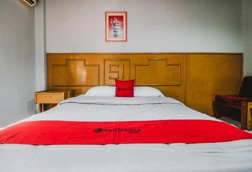 Номер Стандарт, Reddoorz Plus Near Rscm Jakarta