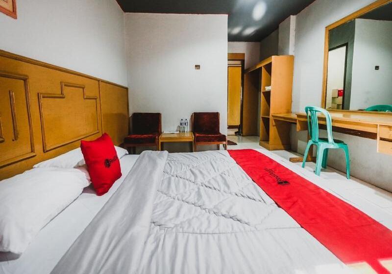 Номер Стандарт, Reddoorz Plus Near Rscm Jakarta