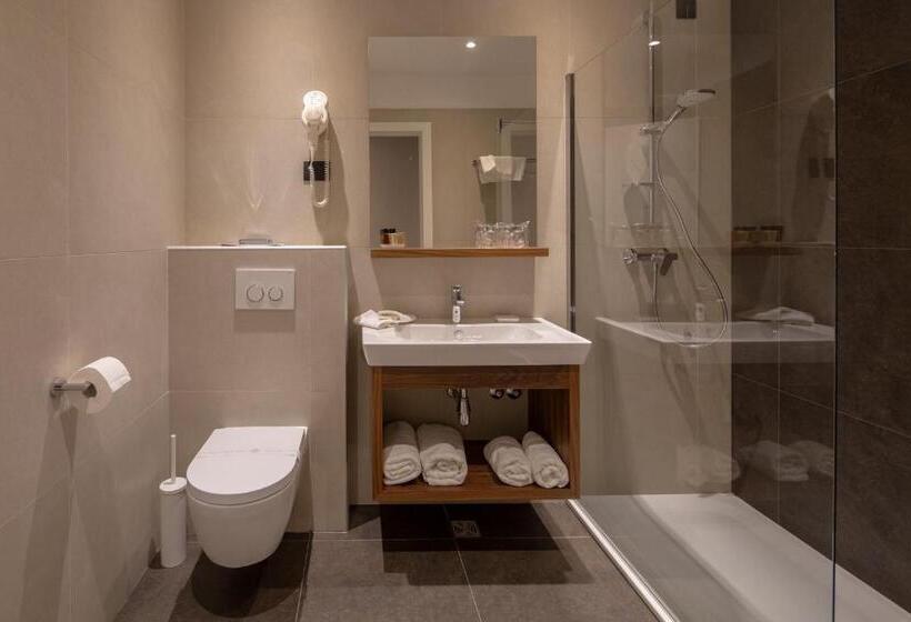 Номер Стандарт, Corona B&b