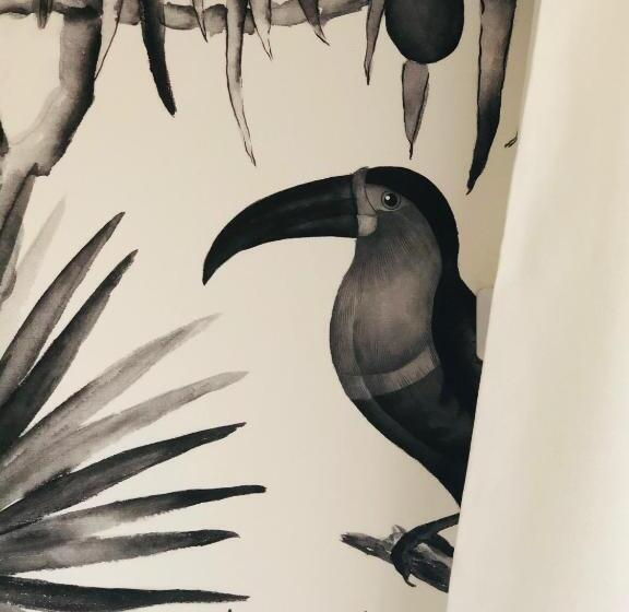 سوئیت با چشم‌انداز, Pelican