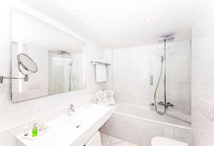 Quarto Superior, Geneva By Fassbind