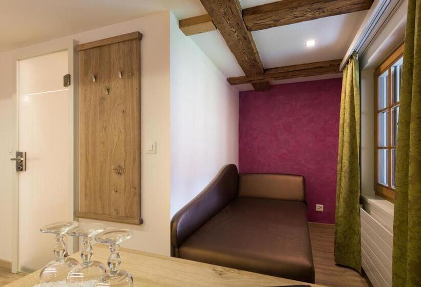 Номер Стандарт Трехместный, Restaurant Hirschen
