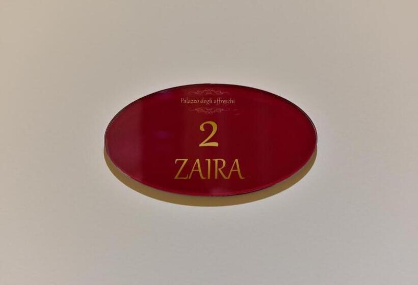 اتاق اکونومی, Palazzo Degli Affreschi