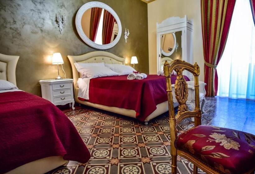 اتاق لوکس چهار تخته, Palazzo Degli Affreschi