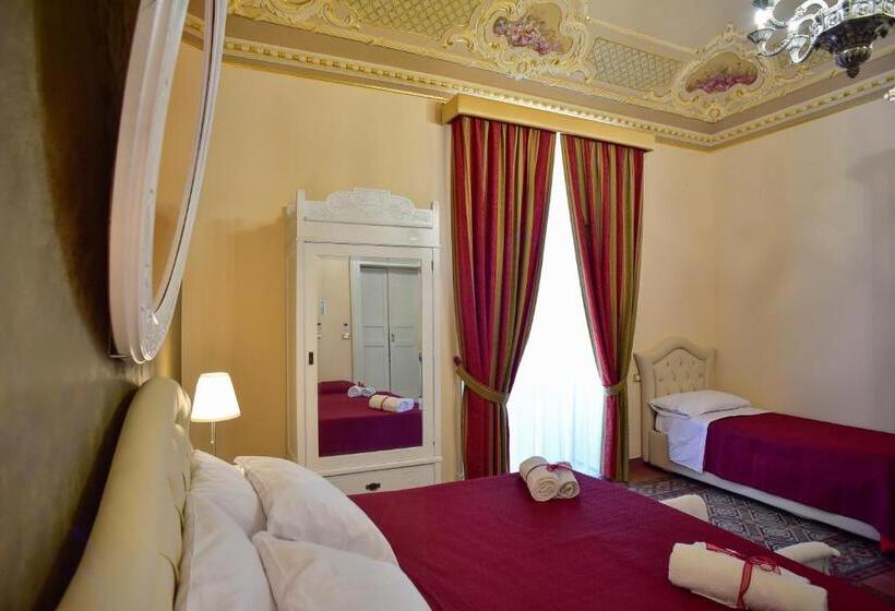 اتاق لوکس چهار تخته, Palazzo Degli Affreschi