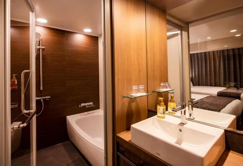 Номер Премиум, Karaksa Hotel Grande Shin Osaka Tower