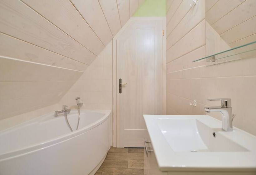 Классический Номер, Krupówka Mountain Resort Szczyrk   Widokowy Hotel Z Basenami & Wellness