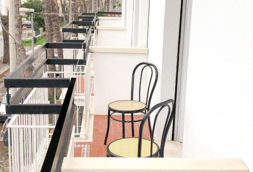اتاق استاندارد سه نفره, Alba B&b