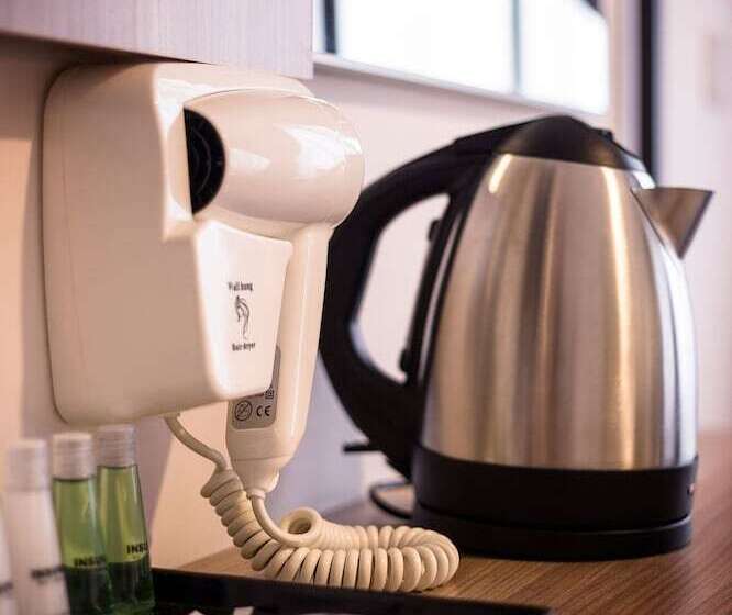 디럭스 룸, Insuna