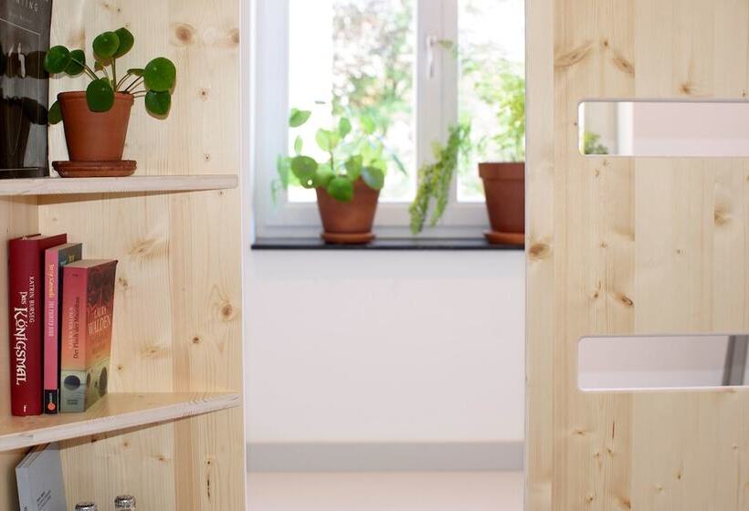 Четырехместный Номер Стандарт, The Green Elephant Hostel & Spa