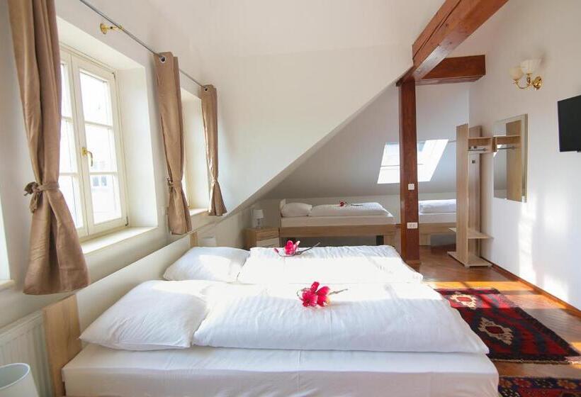 اتاق استاندارد چهار تخته, Vila Katrca