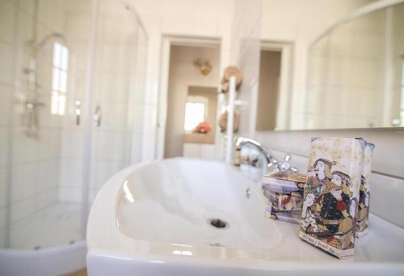 اتاق استاندارد چهار تخته, Vila Katrca