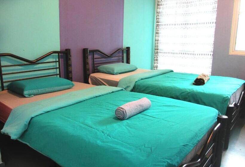اتاق استاندارد, Sandakan Backpackers Hostel
