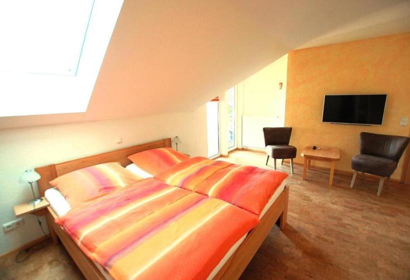 Quarto Deluxe com Sacada, Gästehaus Jäger