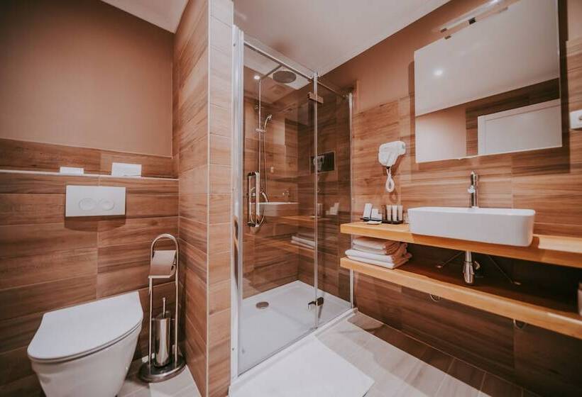اتاق استاندارد با بالکن و چشم‌انداز دریا, Rooms Nadia