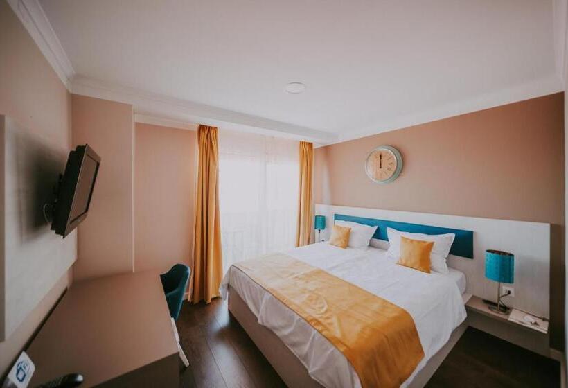 اتاق استاندارد با بالکن و چشم‌انداز دریا, Rooms Nadia