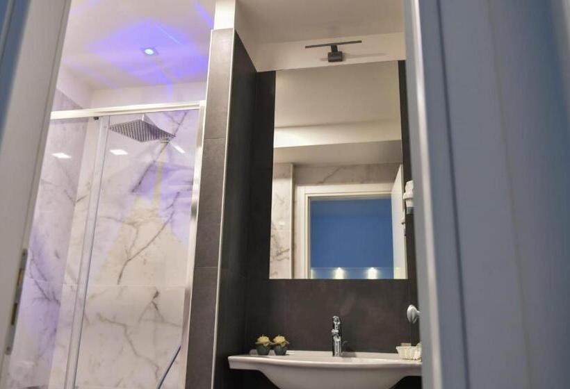 Четырехместный Номер Стандарт с Балконом, Pompei Inn Ruins B&b Luxury Suite