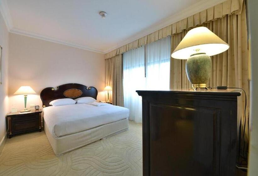 Habitación Deluxe, Evergreen Laurel Hotel Bangkok