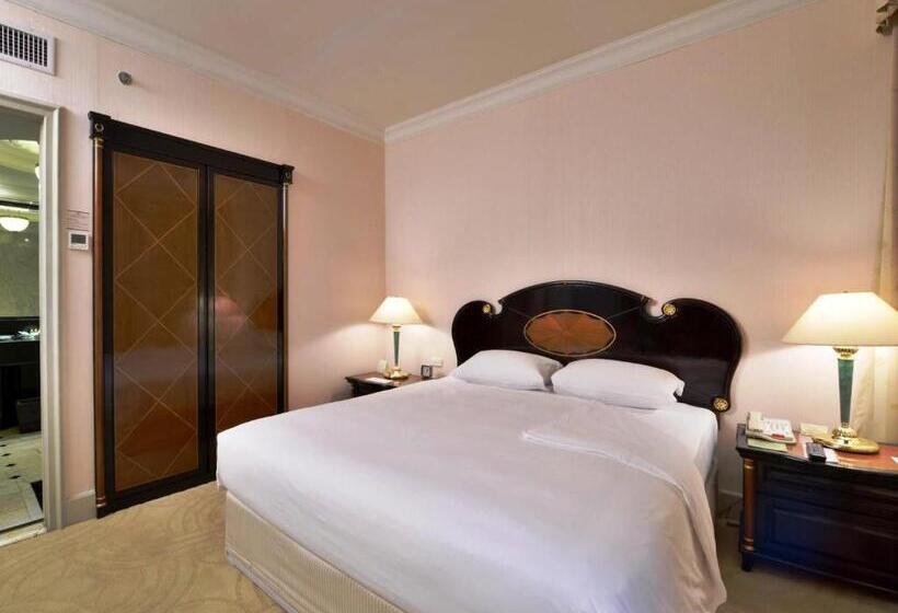 Junior Suite, Evergreen Laurel Hotel Bangkok