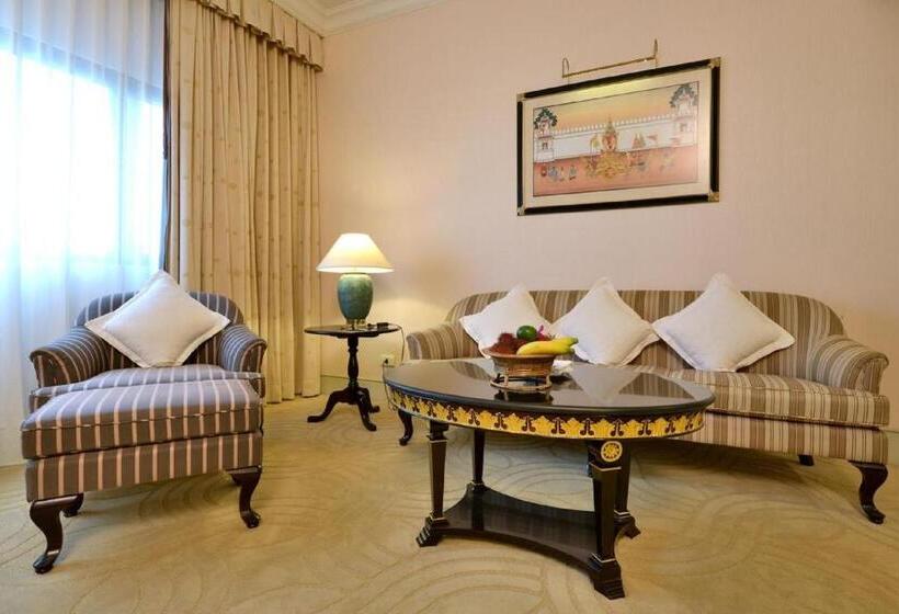 Junior Suite, Evergreen Laurel Hotel Bangkok