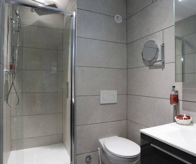 Superior Room, Montbrillant