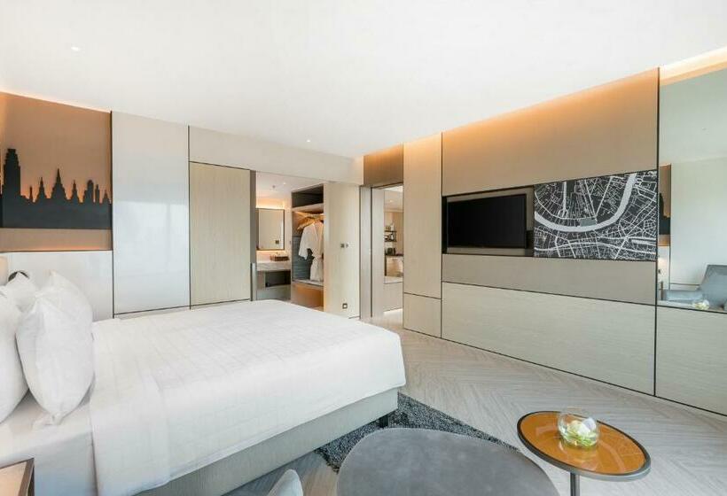 سوییت اجرایی, Pathumwan Princess Hotel   Sha Extra Plus Certified