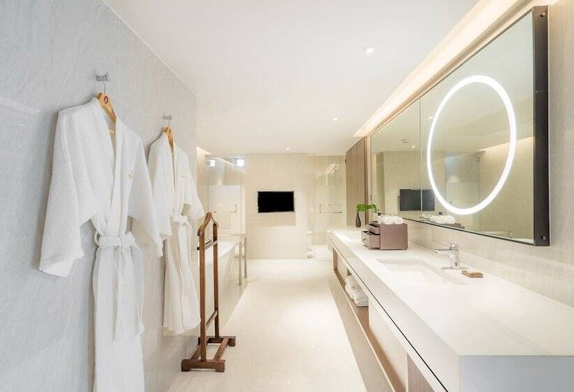 سوییت, Pathumwan Princess Hotel   Sha Extra Plus Certified