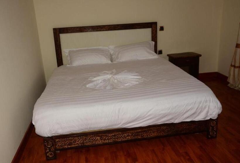 اتاق خانوادگی, Fikirandray Lodge