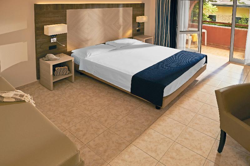 Номер Стандарт Трехместный, Tui Magic Life Calabria   All Inclusive