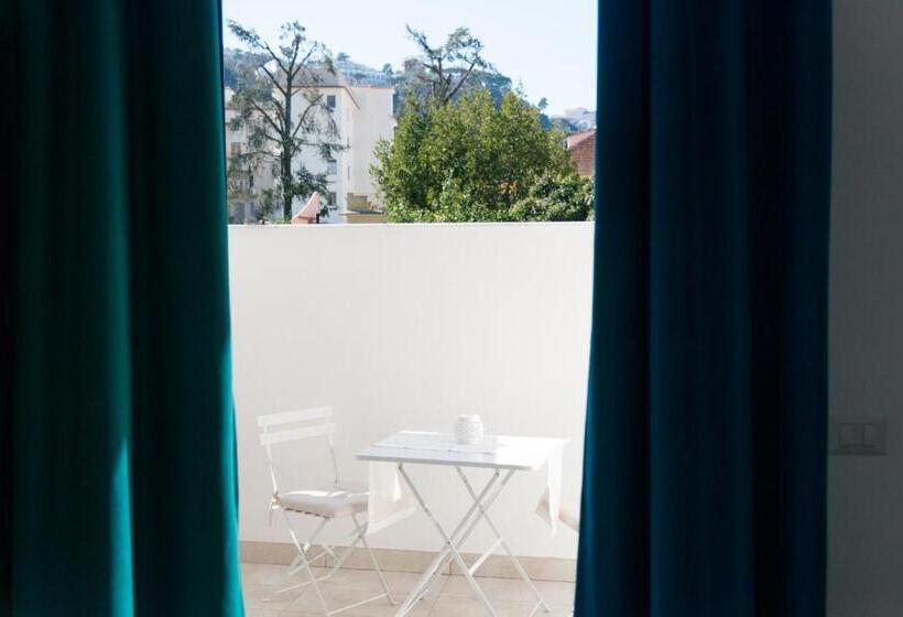 غرفة ديلوكس مزودة بشرفة, Sorrento Stylish Rooms