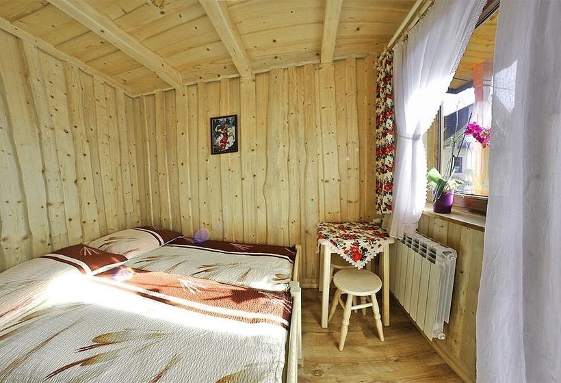 Quarto Quádruplo Estandar, Willa U Gałów