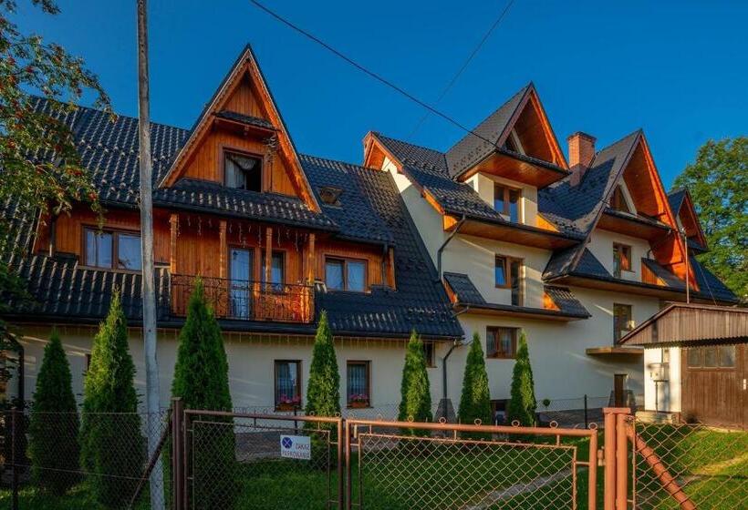 Quarto Triplo Estandar, Willa U Gałów