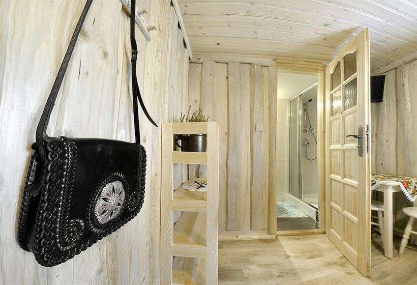 Quarto Quádruplo Estandar, Willa U Gałów