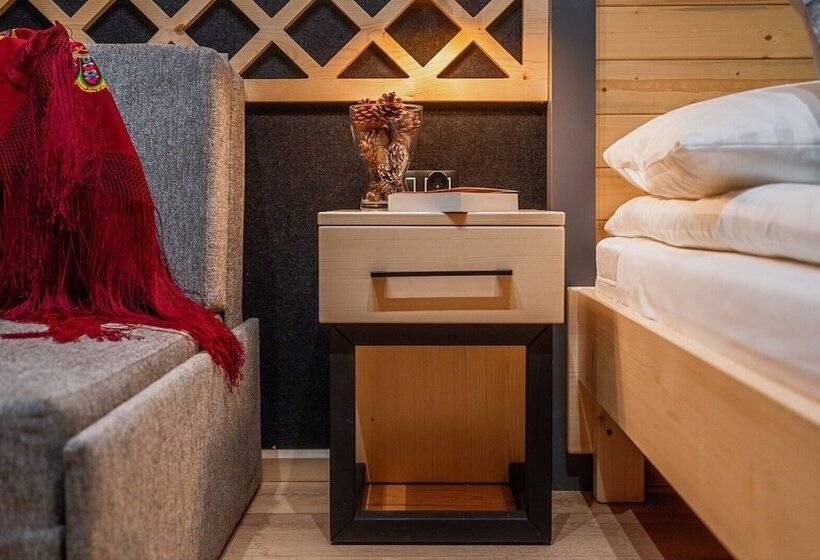 Quarto Triplo Deluxe, Willa U Gałów