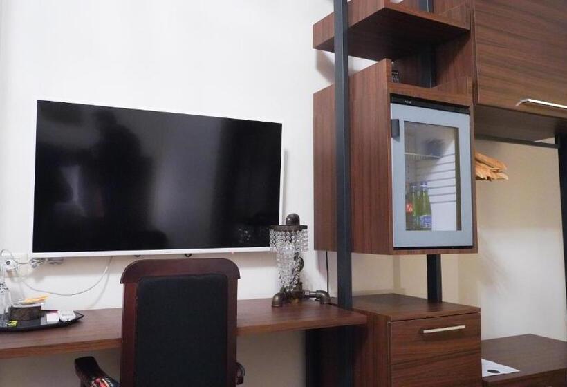 اتاق استاندارد با بالکن, Duomo Luxury Suites