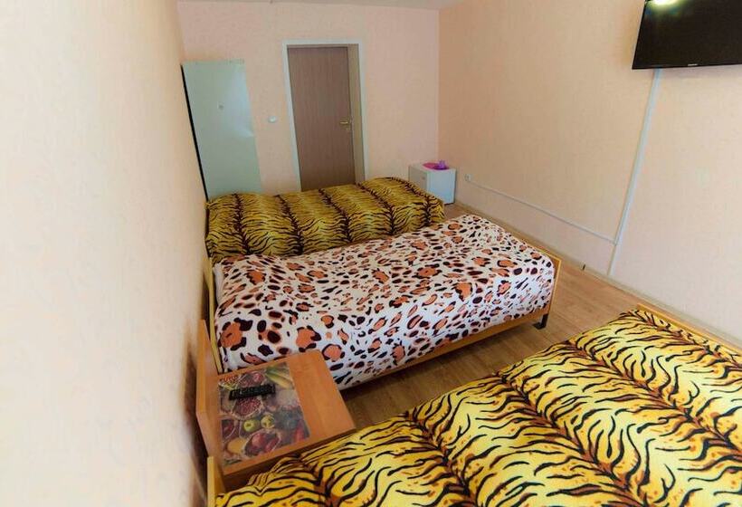 اتاق استاندارد چهار تخته, Hostel Sfera