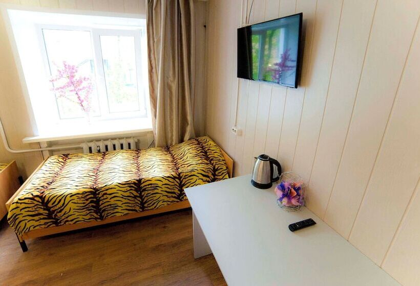 تختخواب در اتاق مشترک, Hostel Sfera