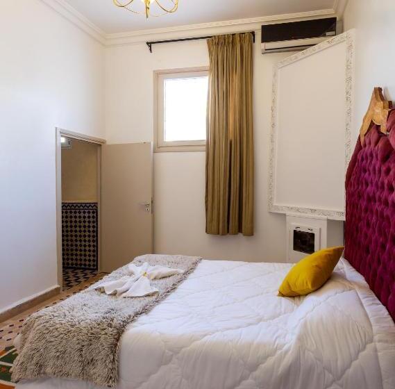Quarto Superior, Villa Ayche