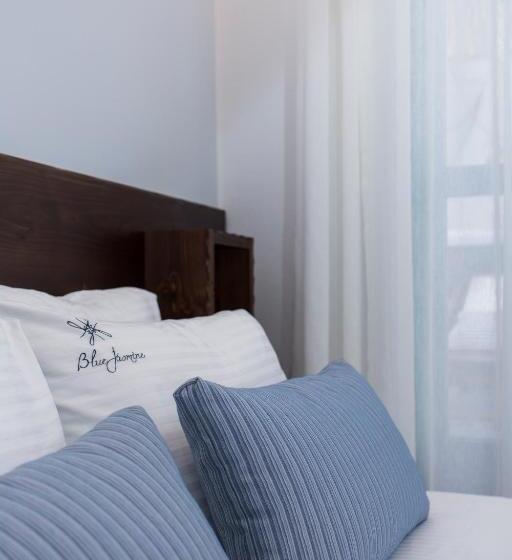 스위트, Blue Jasmine Suites