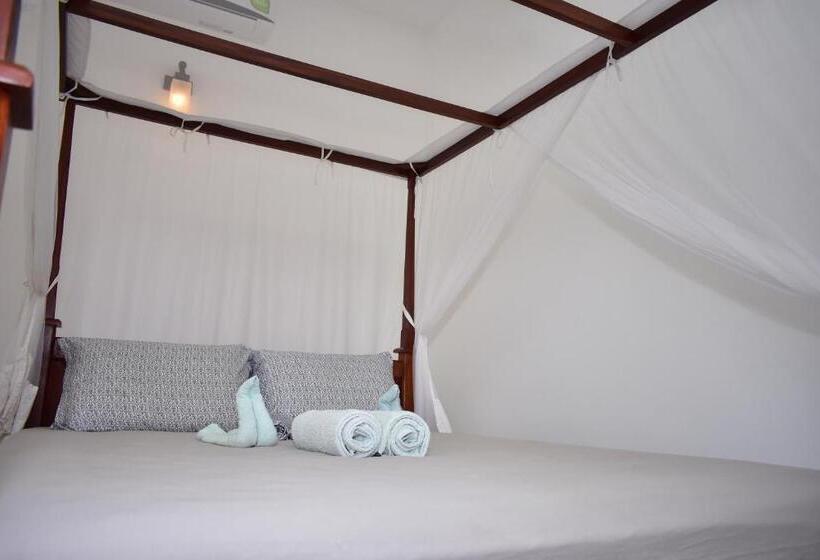 Номер Стандарт с Балконом, Thambili Cabanas