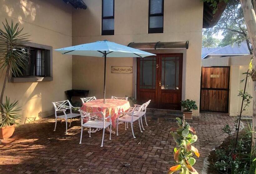 스탠다드 스튜디오, Waterberg Inn