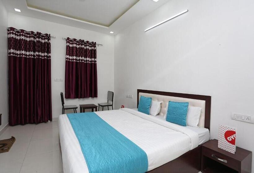 اتاق کلاسیک سه تخته, C D Guest House By Oyo Rooms