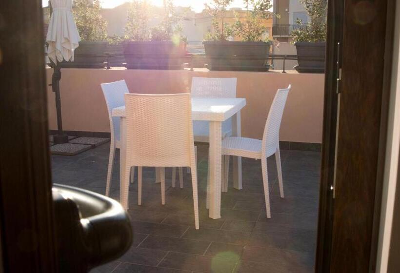 Люкс с Террасой, Milazzo Inn Aimori