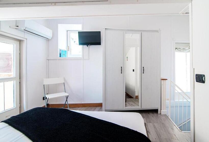 Студия Стандарт, Joivy Al Duomo Guest House