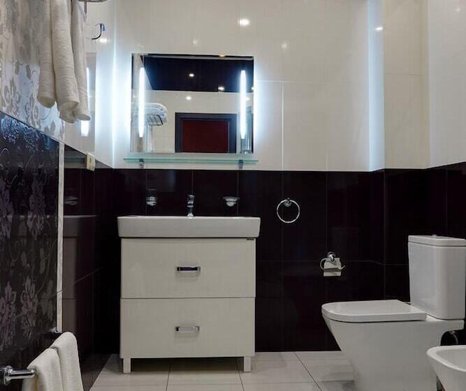 Семейное Студио, Prestige Hotel Seven Kings